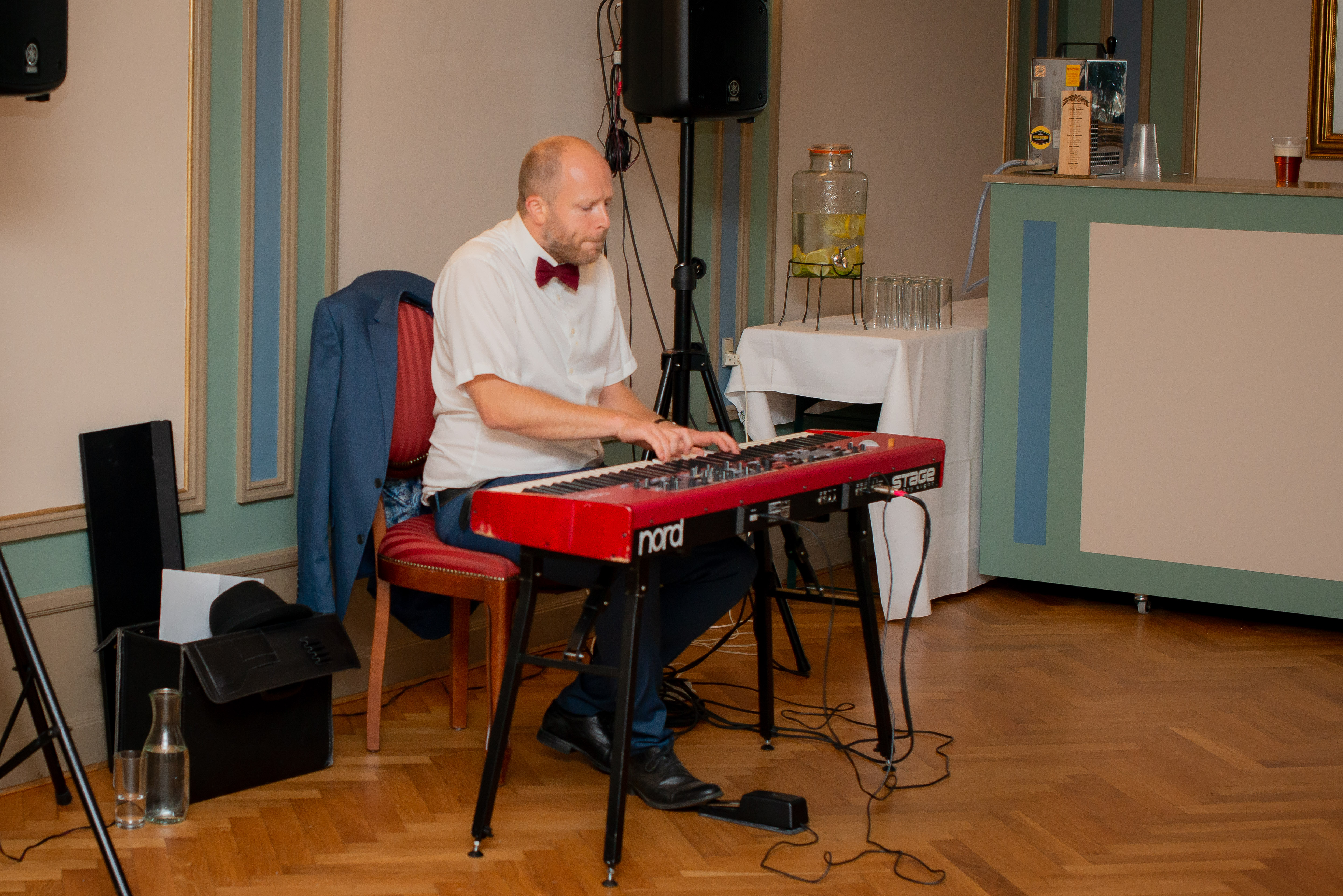 Pianist til fødselsdag — Oscar Gilbert